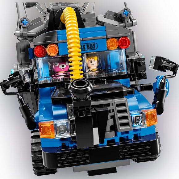 LEGO fortnight battle bus - Picture 4 of 7